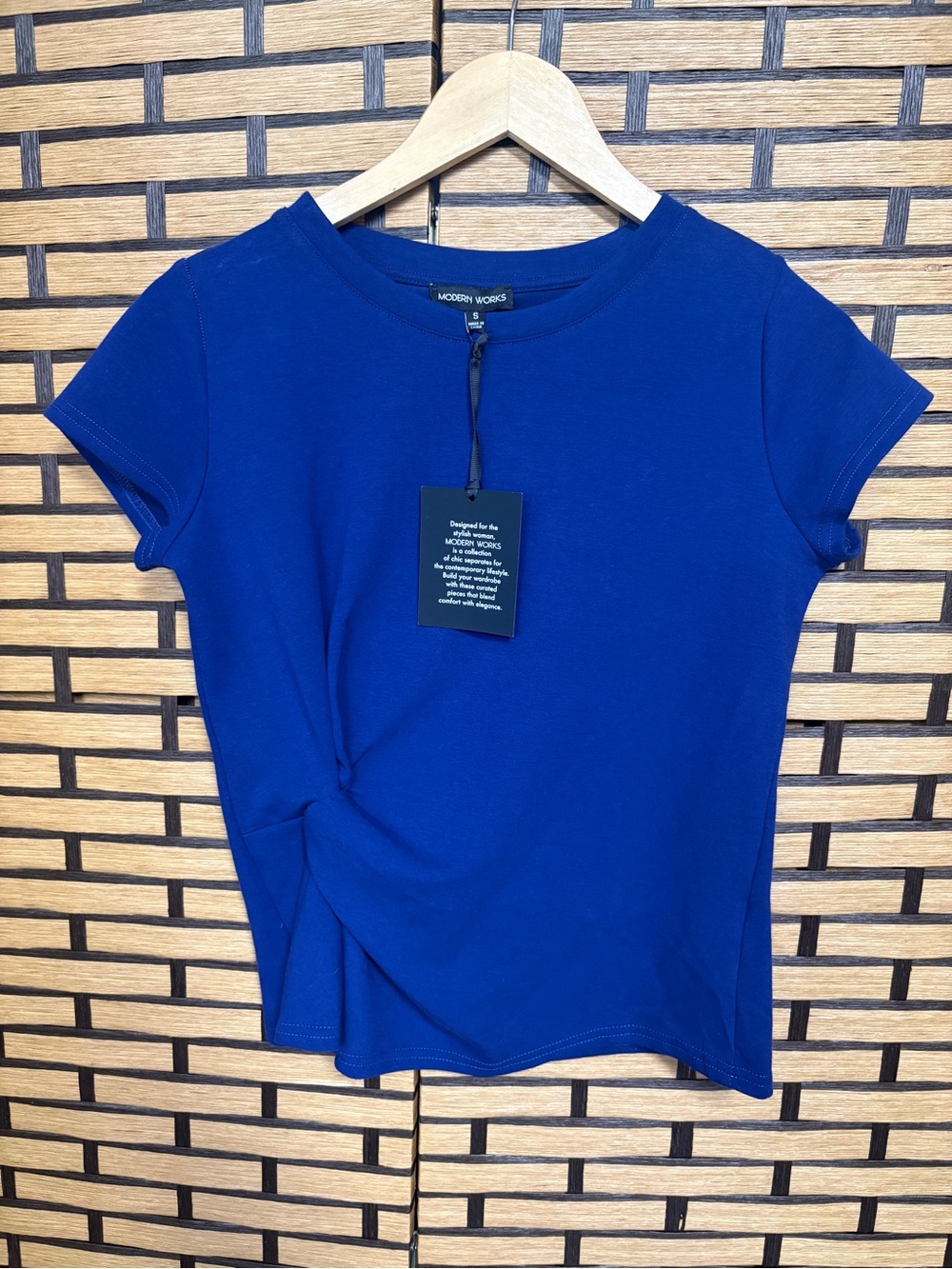 Modern works blue twist front tee size small
